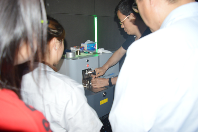 直讀光譜儀專家現(xiàn)場(chǎng)解疑