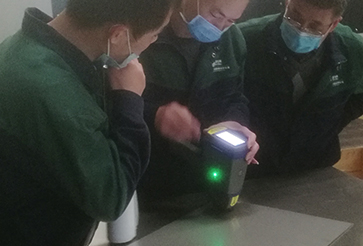 福州許繼集團(tuán)有限公司手持式合金分析儀安裝儀器現(xiàn)場